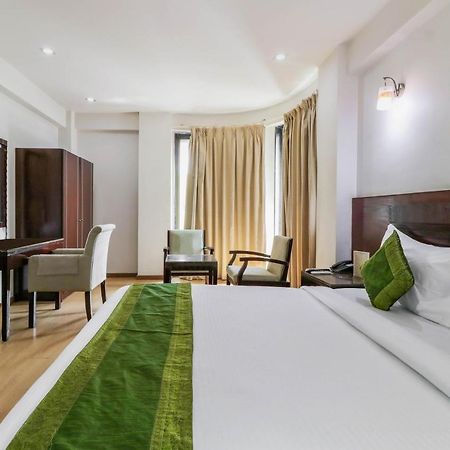 Treebo Trend Hotel Parker Ahmedabad Exterior foto