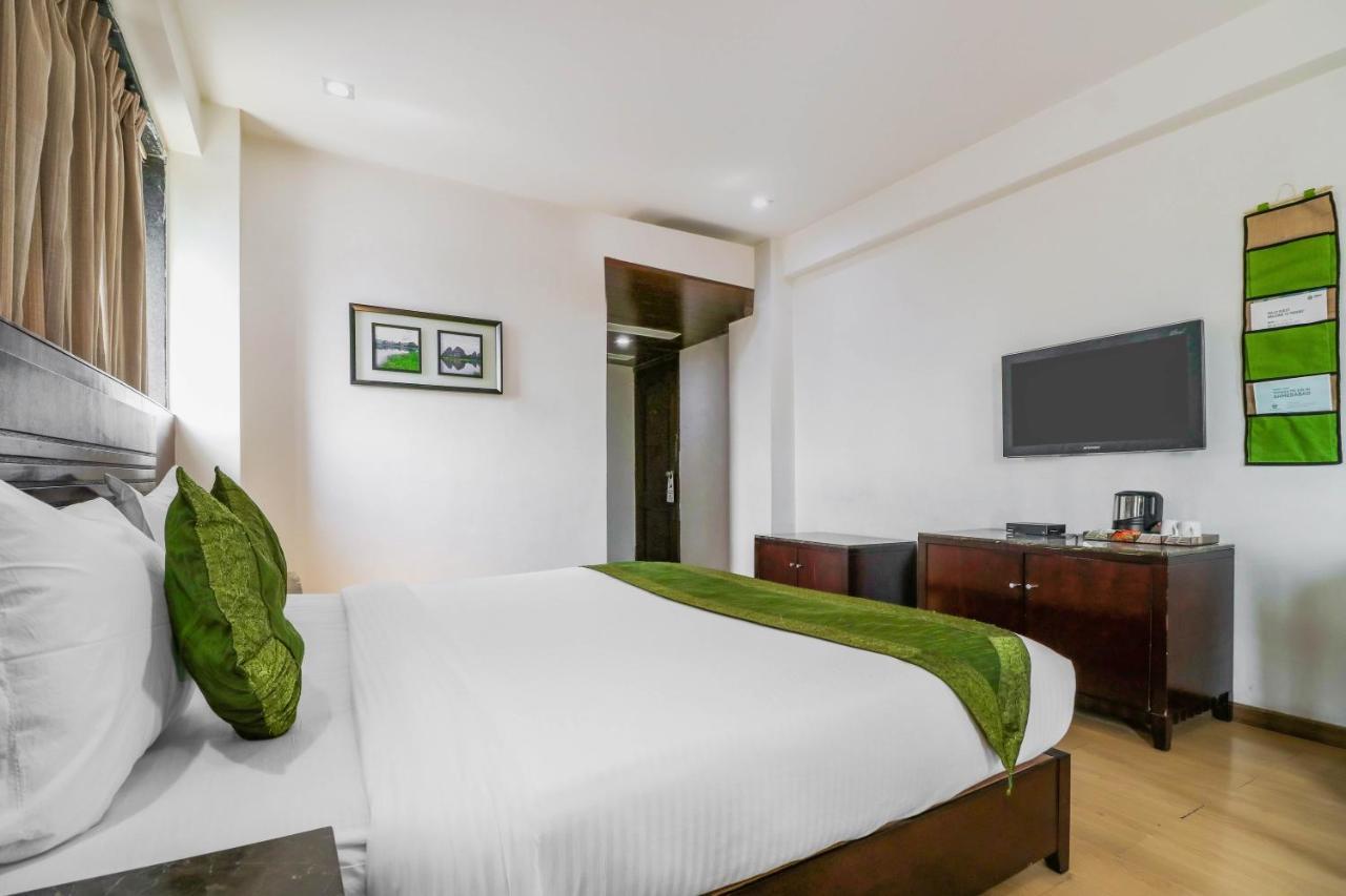 Treebo Trend Hotel Parker Ahmedabad Exterior foto