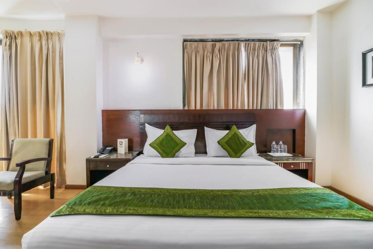 Treebo Trend Hotel Parker Ahmedabad Exterior foto